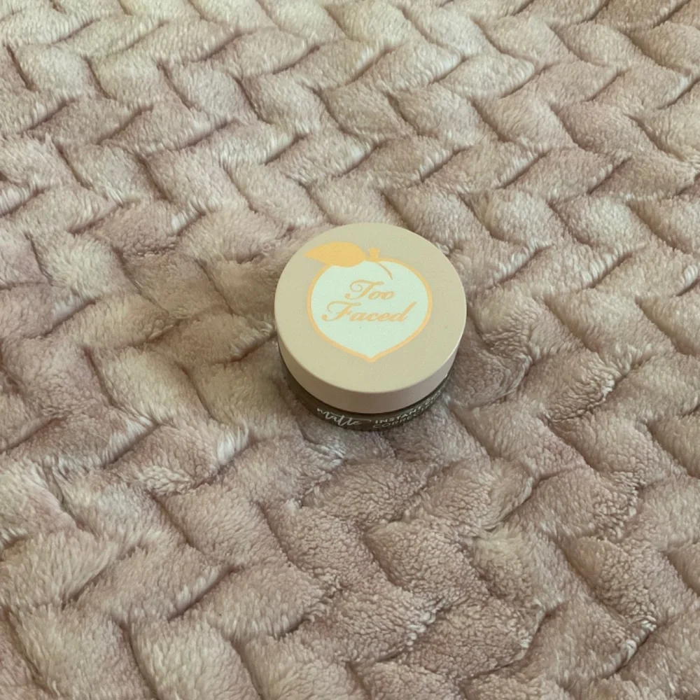 Too Faced Peach Perfect Matte‎ Instant Coverage Concealer - Molasses